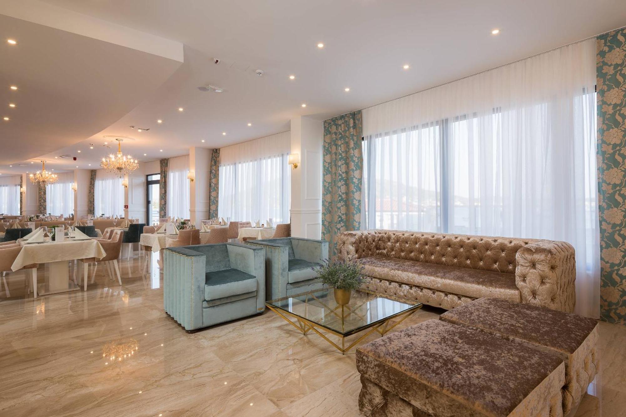 Hotel Perla Rogoznica  Buitenkant foto
