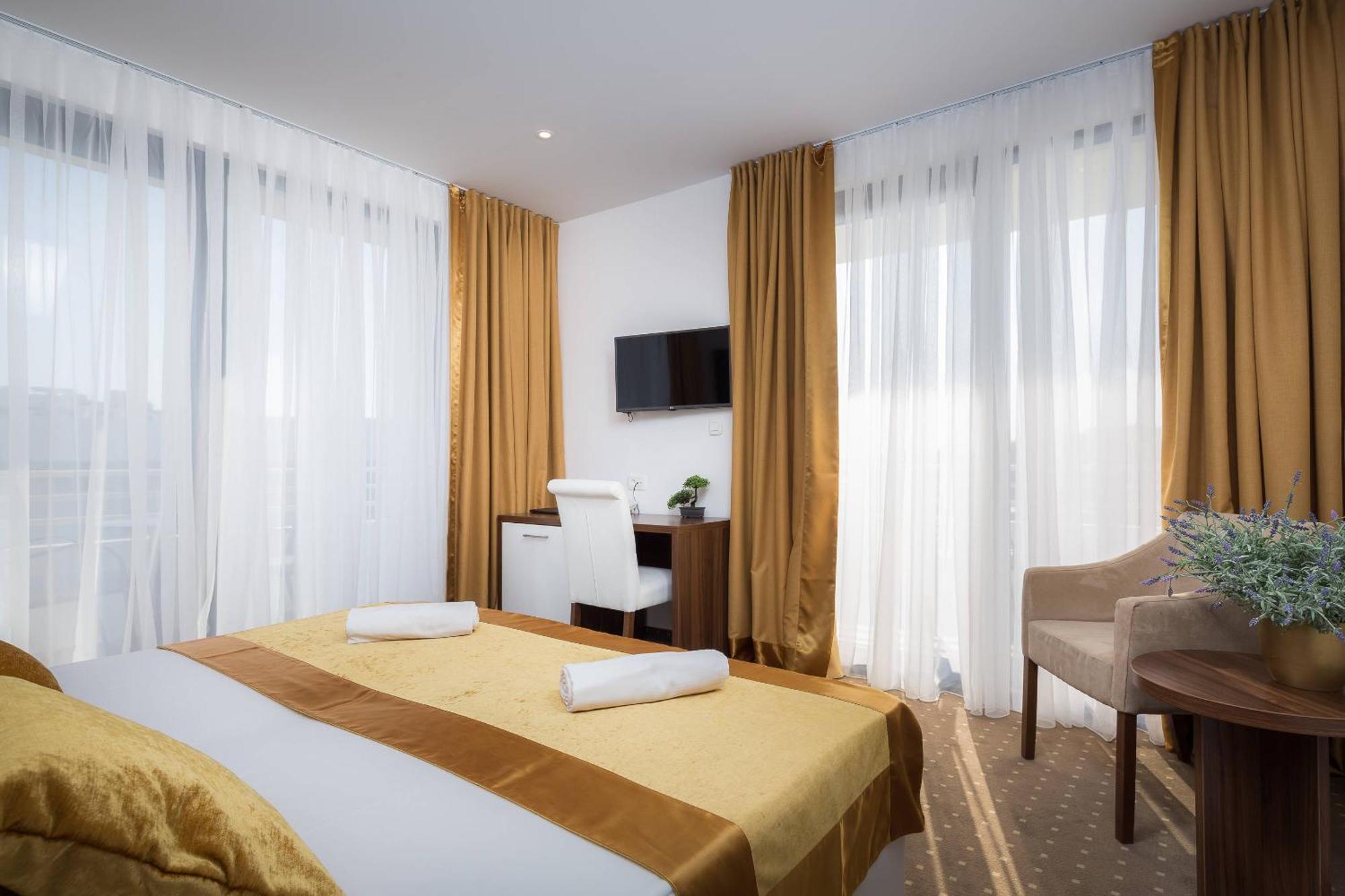 Hotel Perla Rogoznica  Buitenkant foto