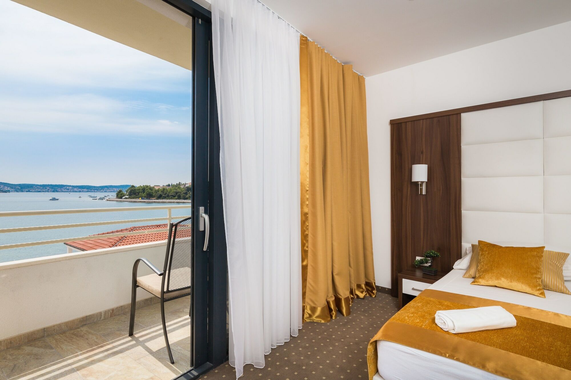 Hotel Perla Rogoznica  Buitenkant foto