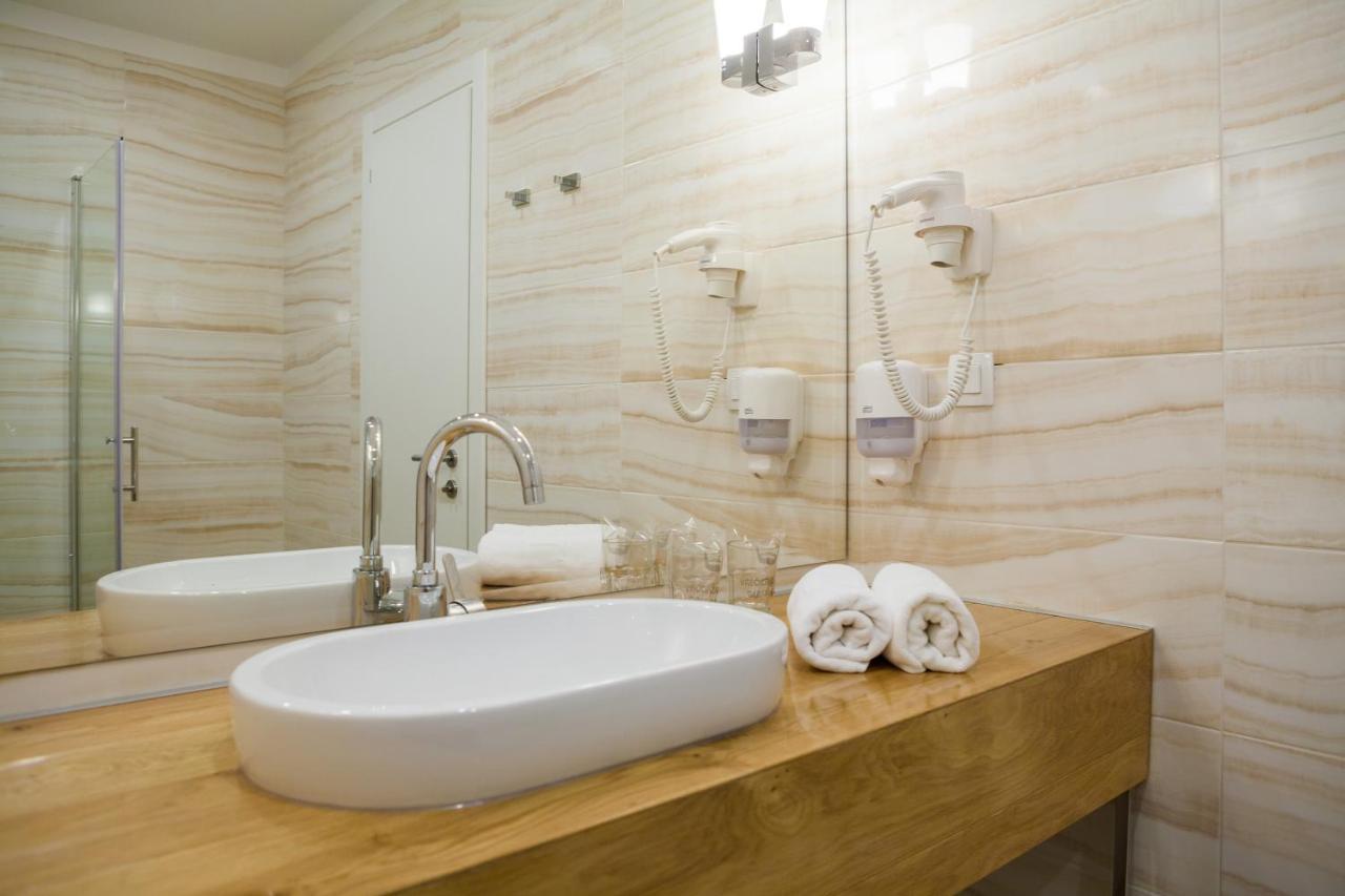 Hotel Perla Rogoznica  Buitenkant foto