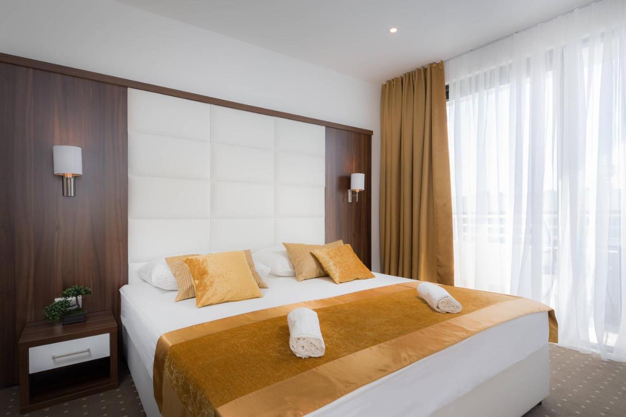 Hotel Perla Rogoznica  Buitenkant foto